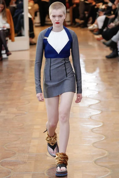 Look 3